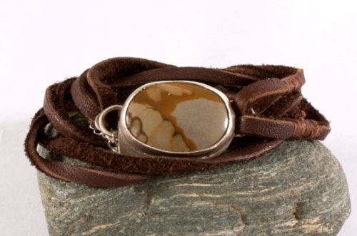 Shandar, bracelet en argent, cuir et jaspe paysage
