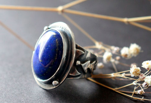 Equinoxe d’automne, bague feuille de lune en argent et lapis-lazuli