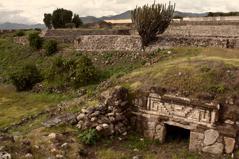 Tombe du site de Yagul, Oaxaca, Mexique, qui presente les memes Grecques