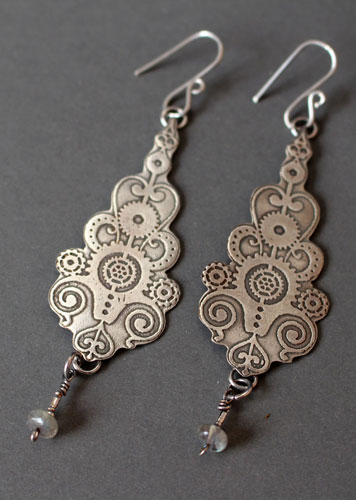 6° par minute, boucles d’oreilles horloge steampunk en argent et labradorite