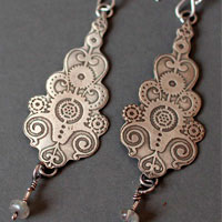 6° par minute, boucles d’oreilles horloge steampunk en argent et labradorite