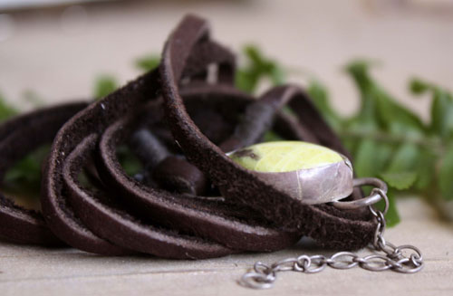 Héméré, bracelet lumière grecque en argent, cuir et jade citron