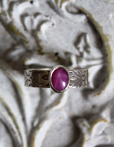 Adélaïde, bague médiévale en argent massif et saphir étoile