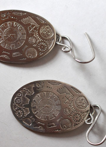 Aiguilles mécaniques, boucles d’oreilles ovales engrenages steampunk en argent