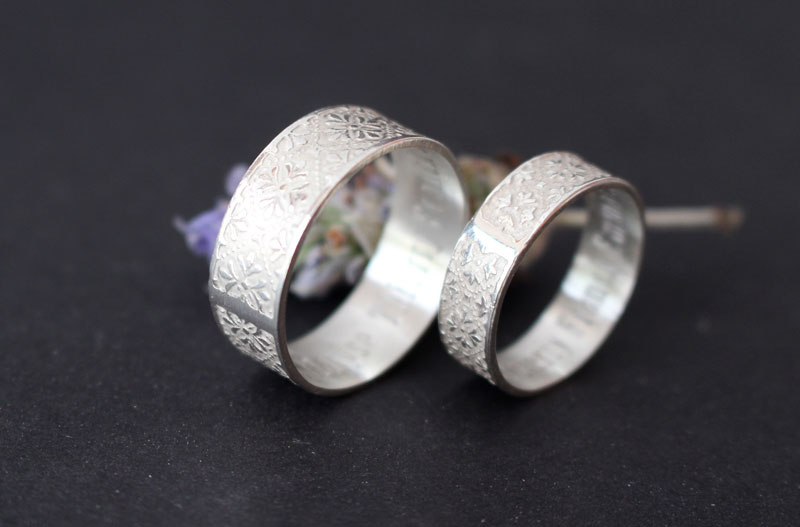 Alliances Esmée, bague gravée médiévale en argent