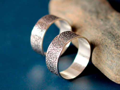 Alliances victoriennes, bague de mariage d’arabesques en argent