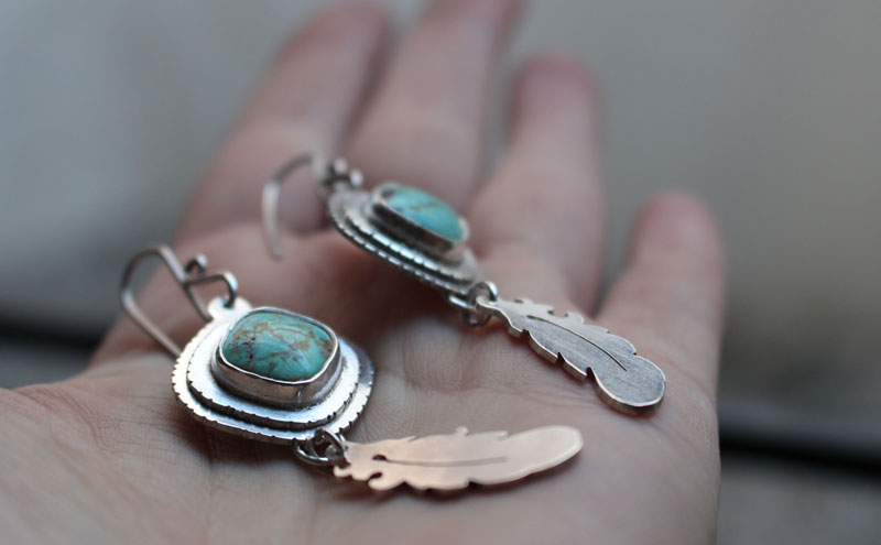 Apprendre à voler, boucles d’oreilles plumes en argent et turquoise