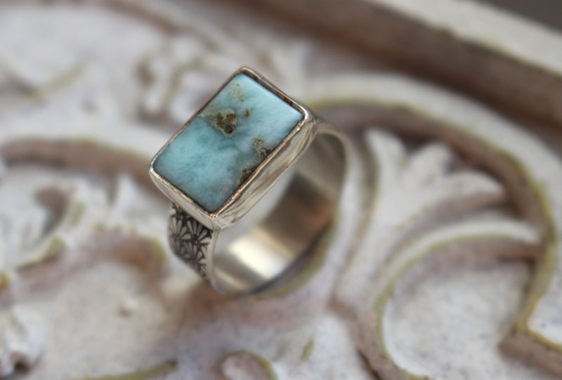 Atlantide, bague grecque en argent et larimar 