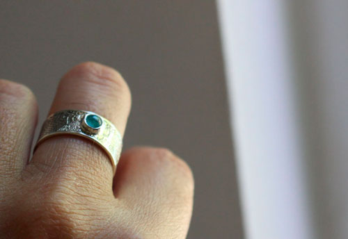 Au gré de l’eau, bague mandala et apatite bleu