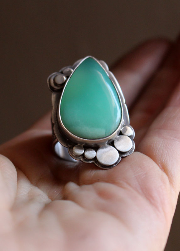 Au Royaume de la nature, bague cachemire en argent et chrysoprase