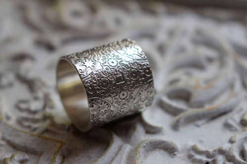 Baudelaire, bague gravée période romantique en argent massif