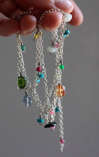 Berlingot, sautoir, collier, chaîne de cheville, bracelet en argent, turquoise, amazonite, jade, quartz, tourmaline rose et tourmaline verte
