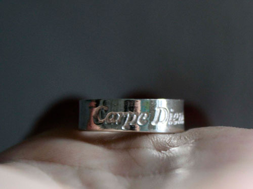 Carpe Diem, bague citation latine gravée en argent