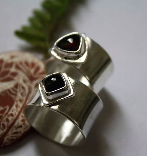 Catch my heart, bague de promesse en argent, onyx et grenat