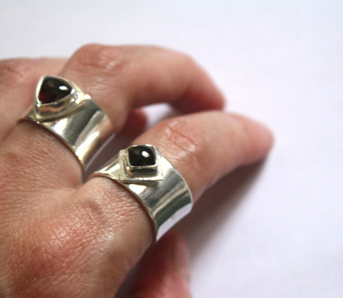 Catch my heart, bague de promesse en argent, onyx et grenat