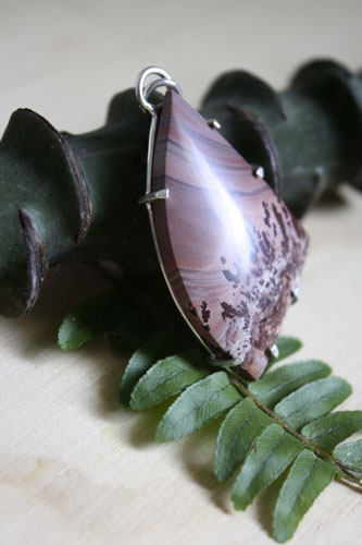 Chiricahua, pendentif tribu amérindienne en argent et rhyolite apache