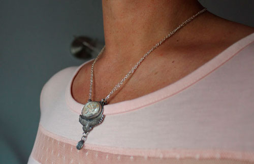 Déployer ses ailes, collier aigle porteur de la pleine lune en argent et agate mexicaine crazy lace