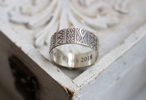 Destinée, alliances gravées, bague nature bohème en argent