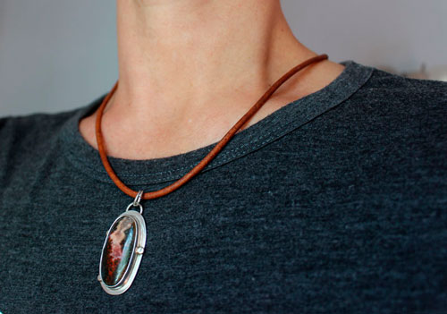 Du plus profond de la terre, collier volcan en argent et agate Seam