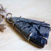 Estampe, pendentif ukiyo-e japonais en argent et bertrandite
