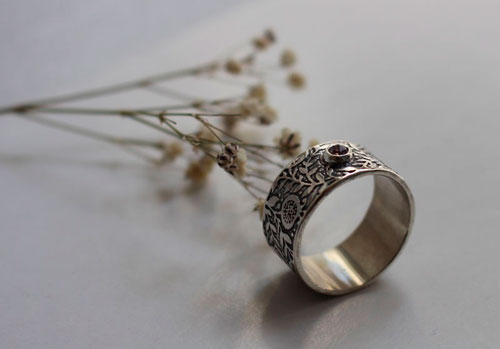 Eternité, bague grenade en argent et diamant 