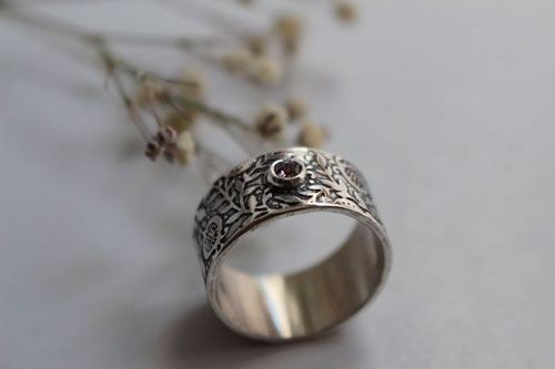 Eternité, bague grenade en argent et diamant 