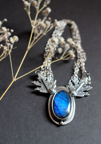 Feuilles de givre, collier feuille en argent et labradorite