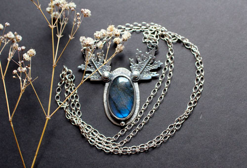 Feuilles de givre, collier feuille en argent et labradorite