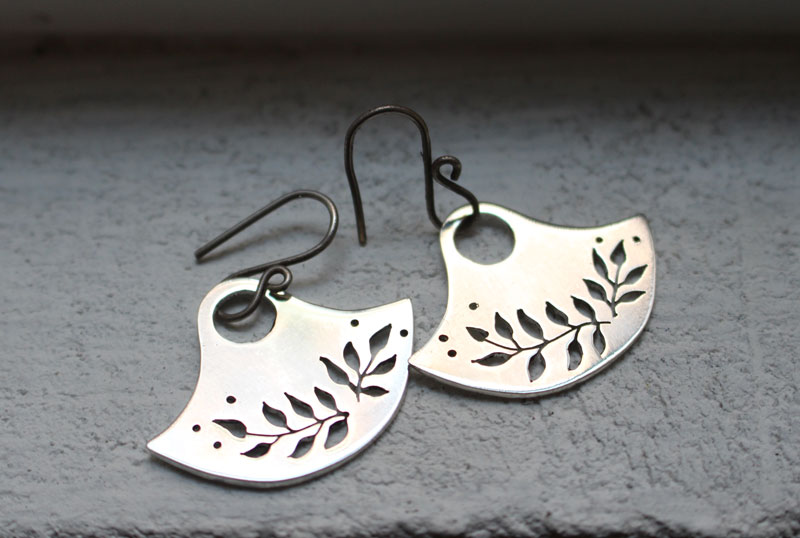 Floria, boucles d’oreilles botaniques tribales en argent 