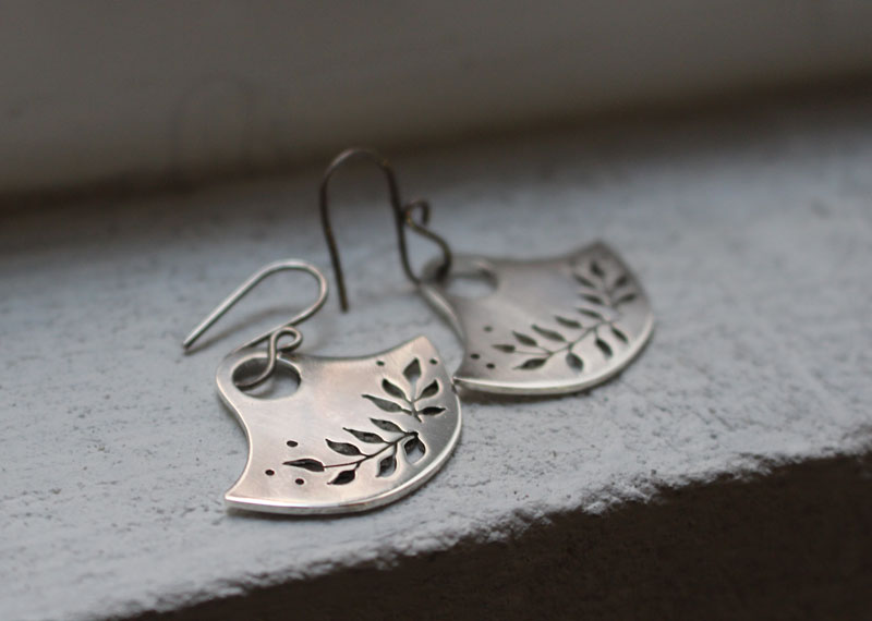 Floria, boucles d’oreilles botaniques tribales en argent 