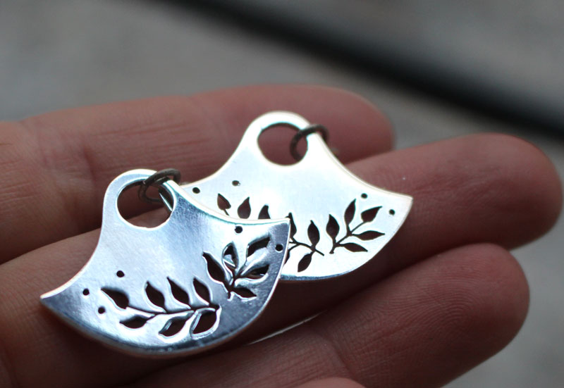 Floria, boucles d’oreilles botaniques tribales en argent 