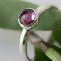 Glycine, bague en argent et alexandrite mauve