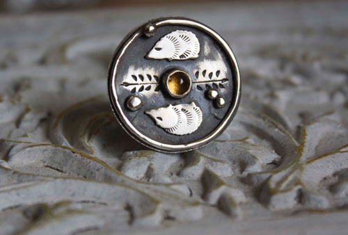 Hérisson d’automne, bague hérisson totem en argent et citrine
