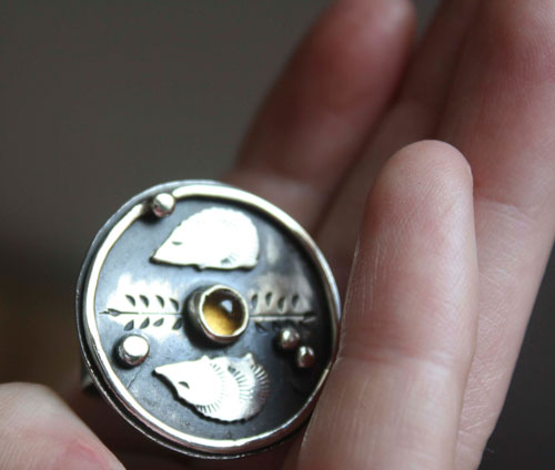 Hérisson d’automne, bague hérisson totem en argent et citrine
