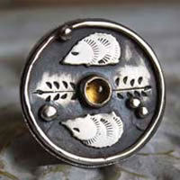 Hérisson d’automne, bague hérisson totem en argent et citrine