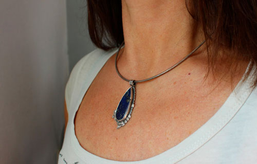 Inflorescence au crépuscule, pendentif coucher de soleil en argent et lapis-lazuli