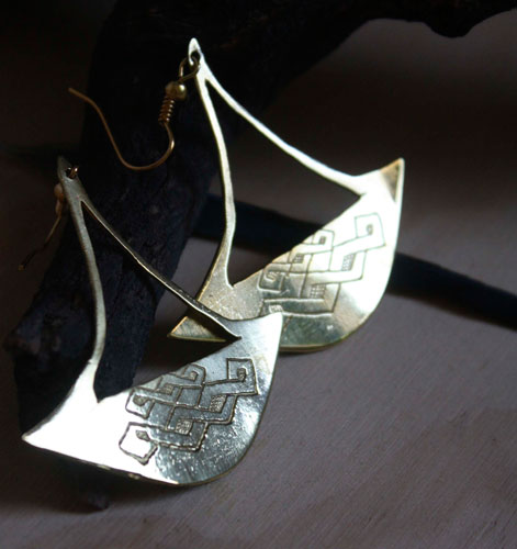 Katanga, boucles d’oreilles hache tribale africaine en laiton