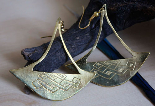 Katanga, boucles d’oreilles hache tribale africaine en laiton