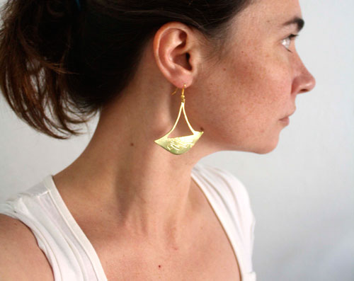 Katanga, boucles d’oreilles hache tribale africaine en laiton