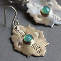 Kirakee, boucles d’oreilles orientales architecture mauresque en argent et chrysoprase