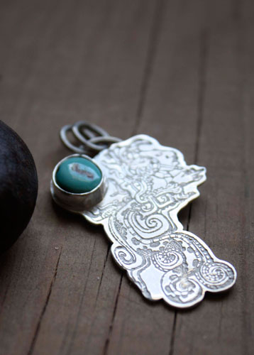 Kukulkan, pendentif serpent à plumes maya en argent et turquoise