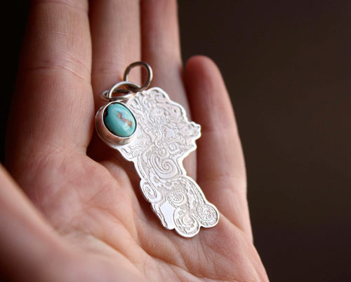 Kukulkan, pendentif serpent à plumes maya en argent et turquoise