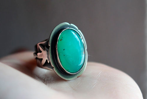 L'âme de la nature, bague fleur en argent et chrysoprase