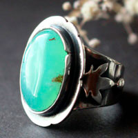 L’âme de la nature, bague fleur en argent et chrysoprase