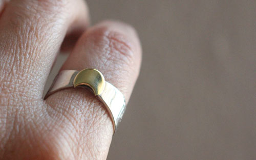 L’anneau de la druidesse, bague lune celtique en argent et laiton