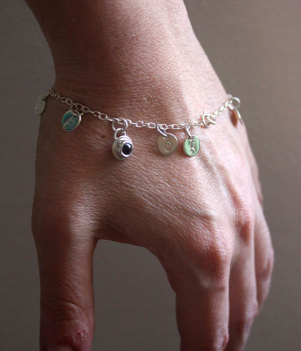 l’arbre de Jessé, bracelet souvenir de famille en argent et pierres de naissance