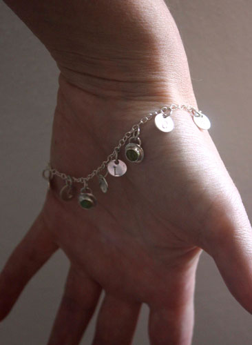 l’arbre de Jessé, bracelet souvenir de famille en argent et pierres de naissance