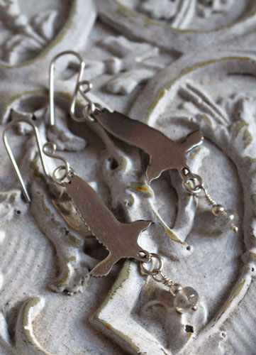 L’offrande du corbeau, boucles d’oreilles légendes du nord de l’europe argent et labradorite