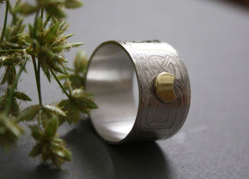 La bague du druide, bague celte en argent et grenat
