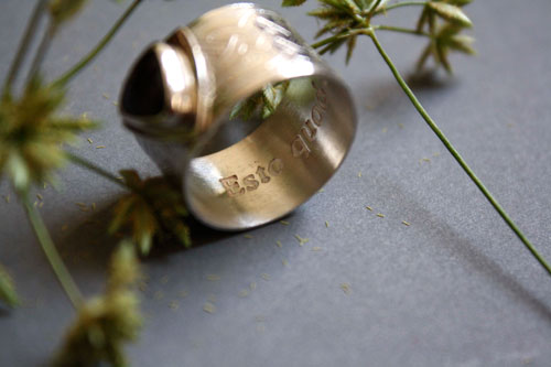 La bague du druide, bague celte en argent et grenat